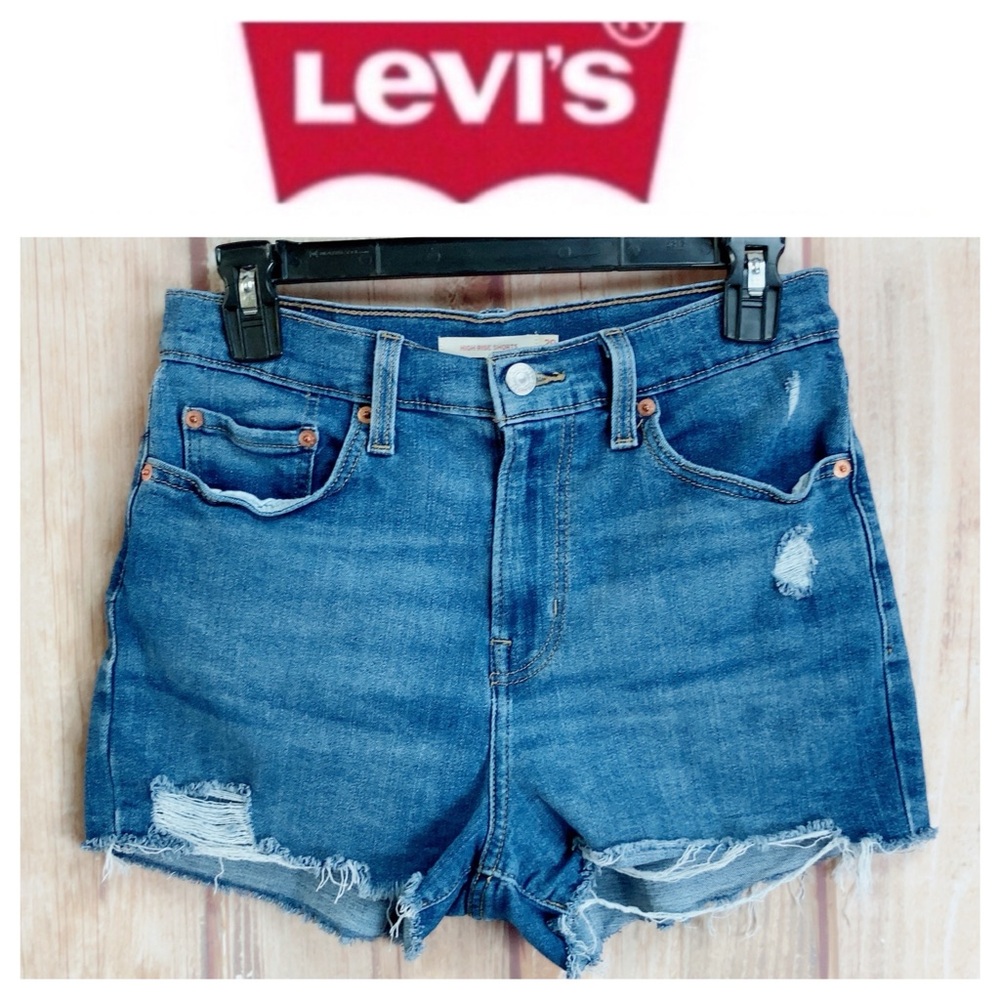 💵Levi’s High Rise Distressed Denim Short Size 29